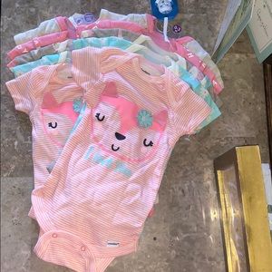 Gerber baby girl onesie pink multi pack